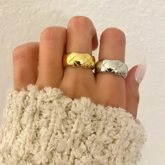 925 Sterling Silver Minimalist Ring Criss Cross Textured Ring Band - Picture 2 of 7